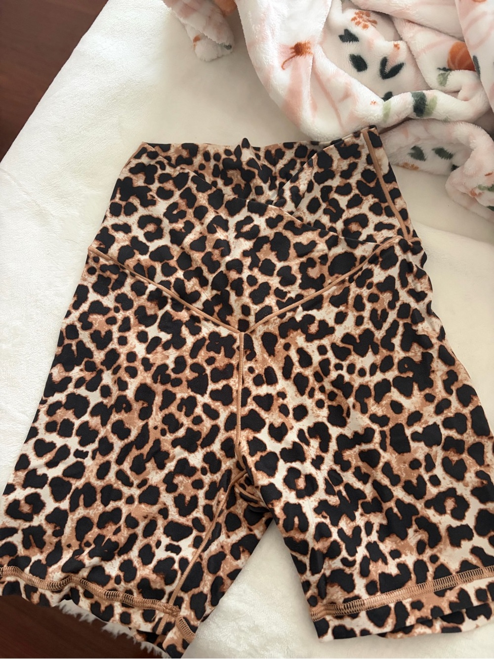 Leopard print biker shorts